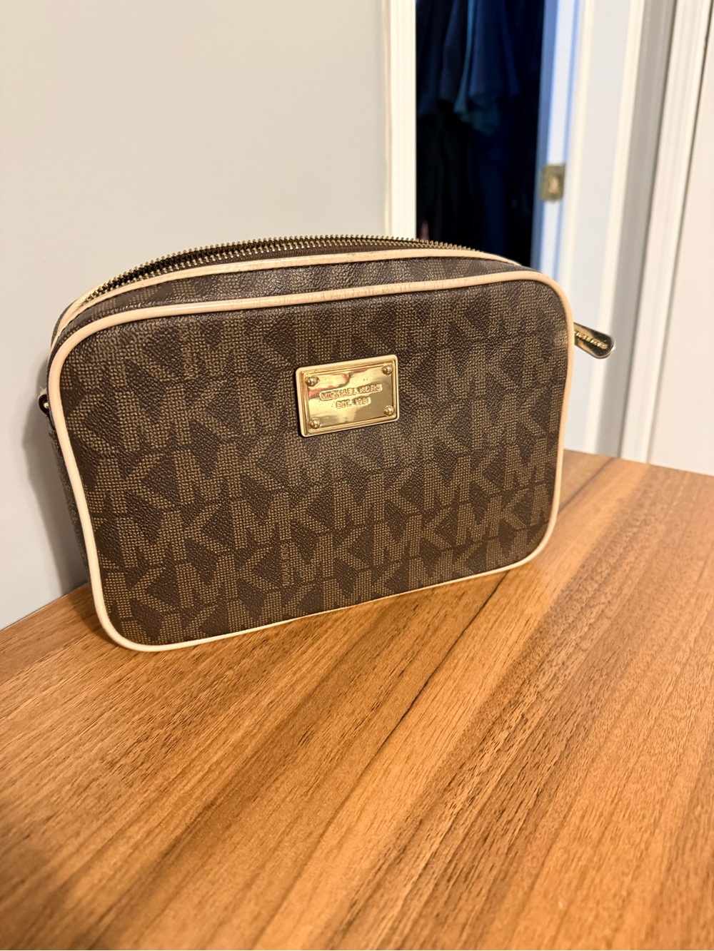 Michael Kors Jet Set Crossbody